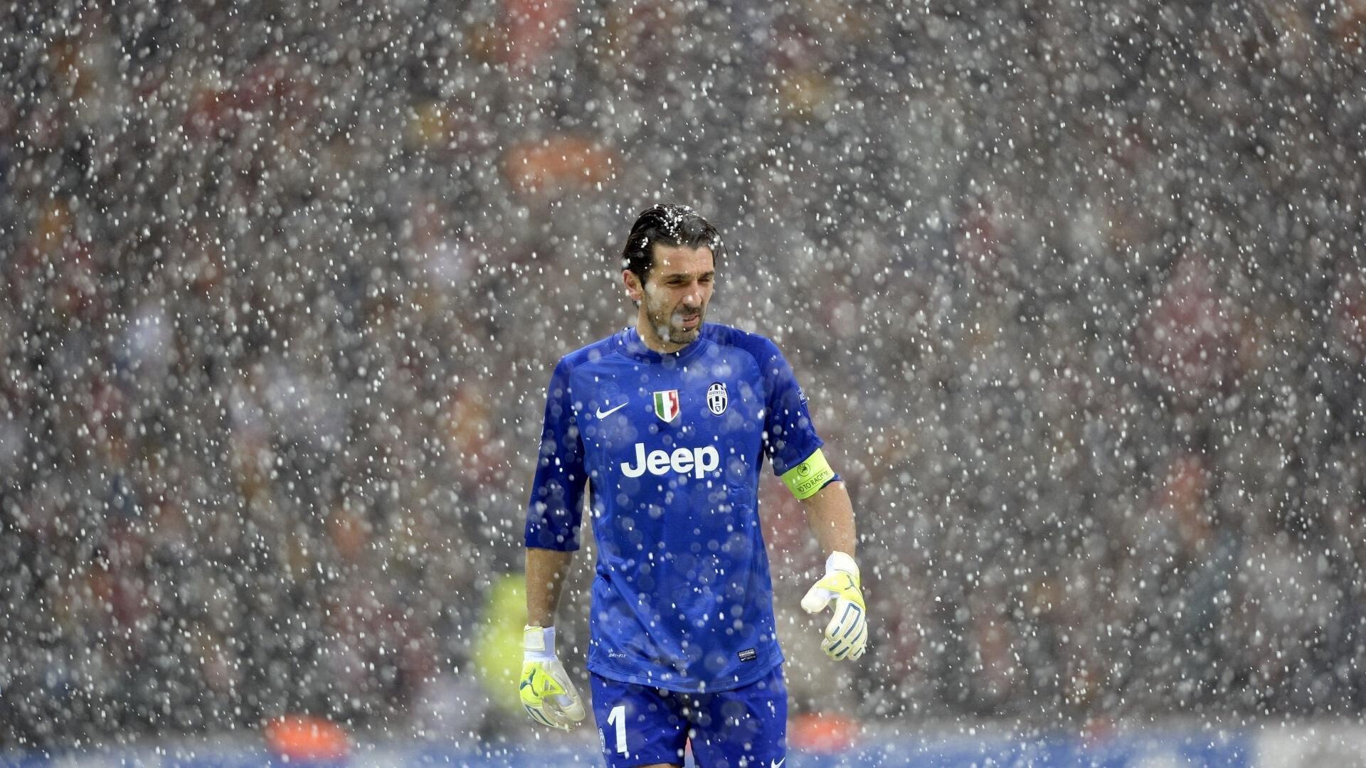 纳达尔关键破发点力挽狂澜 鏖战五盘晋级法网半决赛