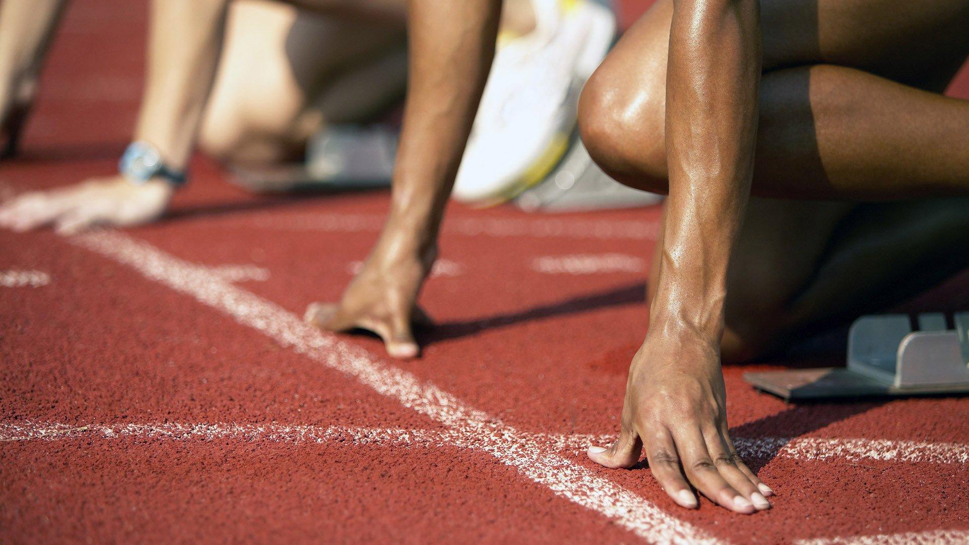 全国田径锦标赛,激烈角逐!四支队伍刷新4×100米接力赛纪录