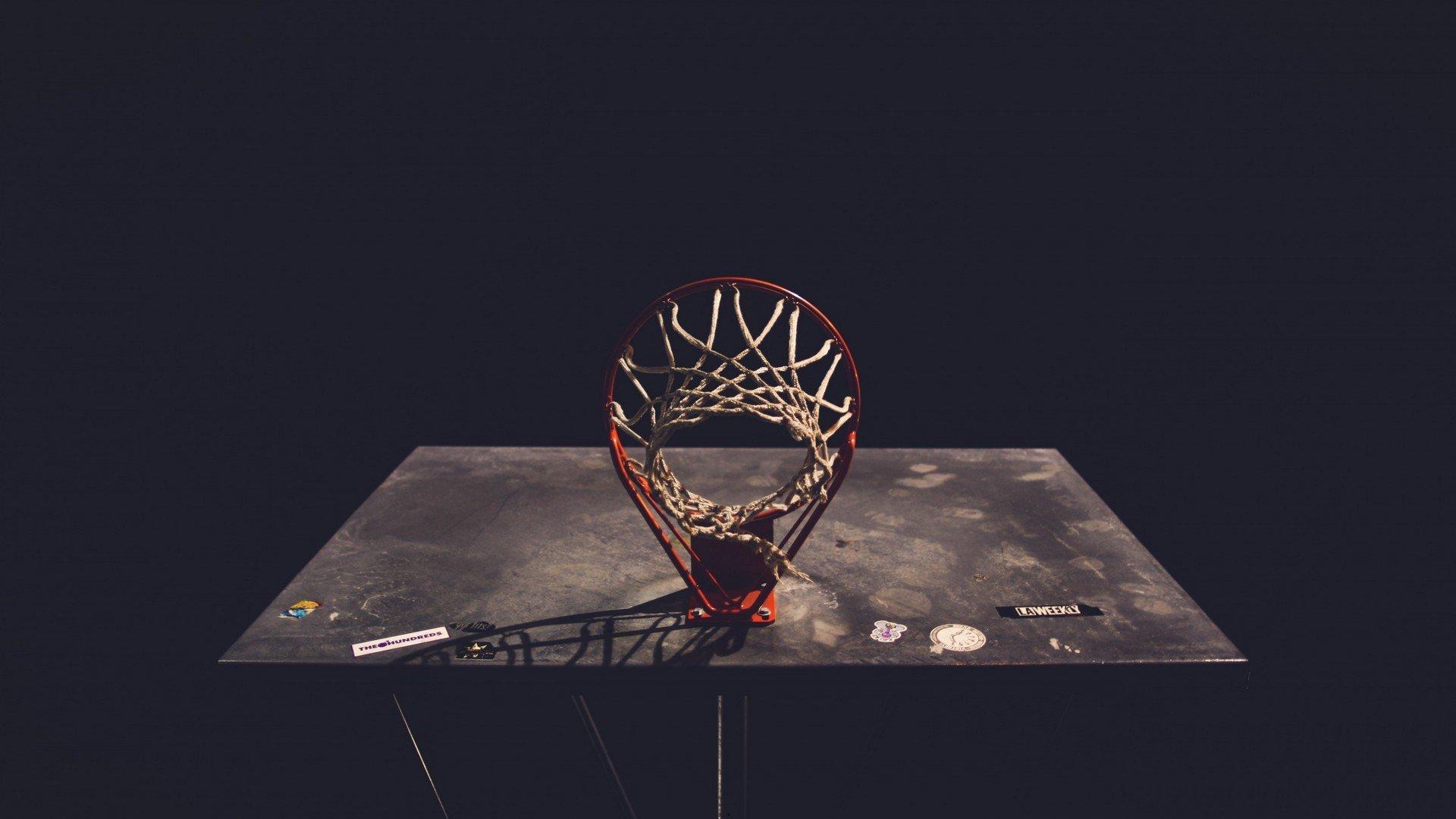 yy易游体育:西甲联赛激战正酣,皇马巴萨上演巅峰对决