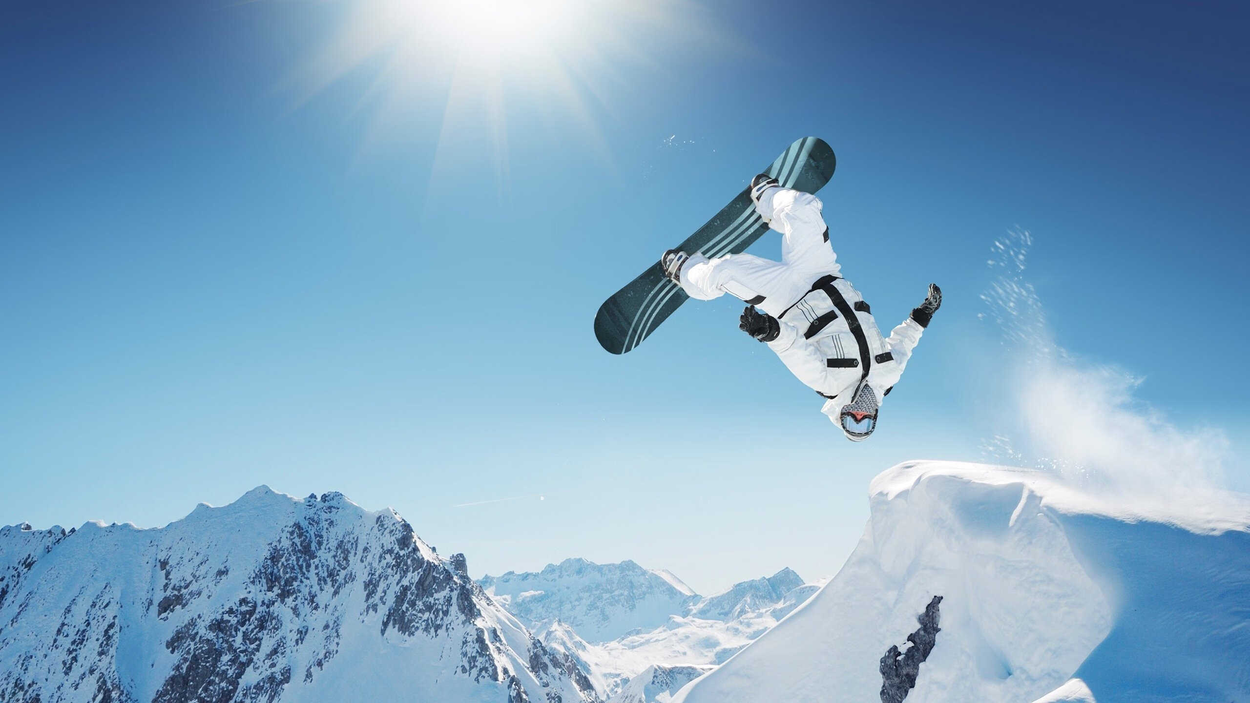 姆巴佩梅开二度助巴黎圣日耳曼领跑法甲,摩纳哥爆冷负于升班马